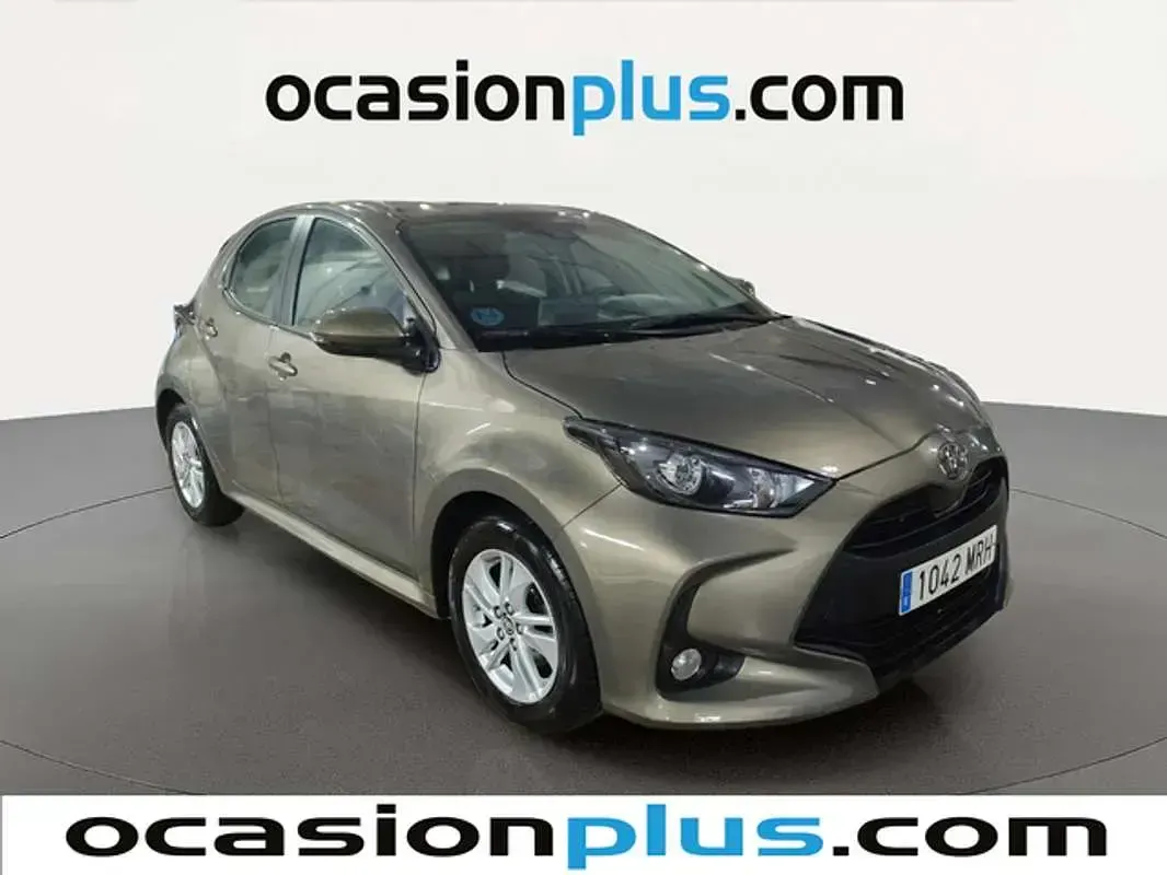 Usado Toyota Yaris Edition 125 CV (91 kW) 2024 Marrón Utilitario