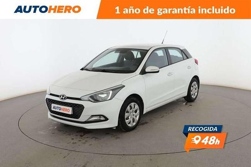 Blanco Usado 2015 Hyundai i20 Utilitario | 8399 € (Un poco caro) - Imagen 1/3