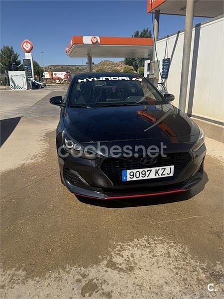 Negro Usado 2019 Hyundai i30 Berlina | 14.500 € (Precio justo) - Imagen 1/4