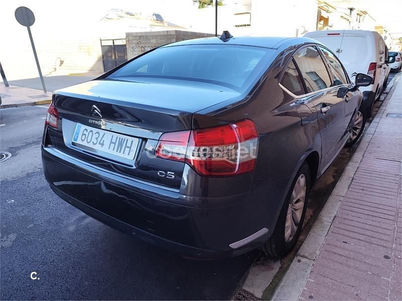 Usado Citroën C5 Exclusive 140 CV (102 kW) 2014 Gris / plata Berlina