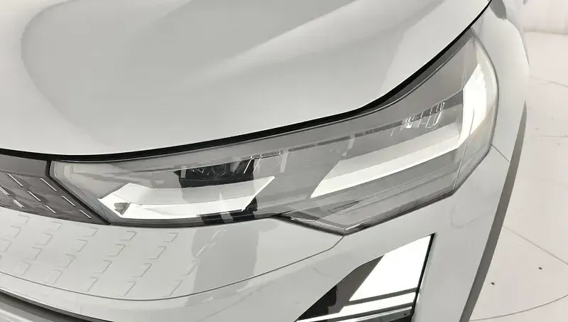 Usado Renault Captur Techno 100 CV (73 kW) 2025 Gris SUV
