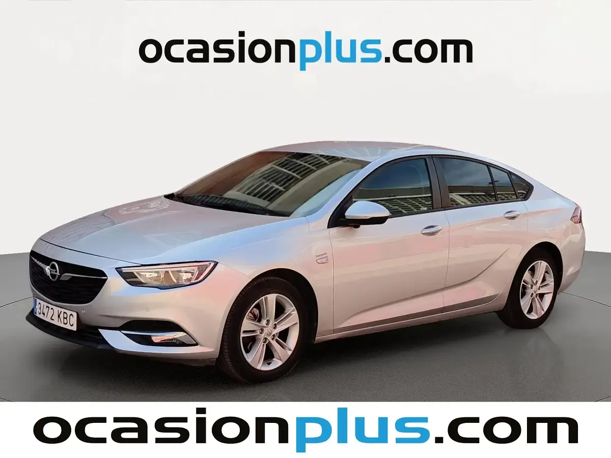 Usado Opel Insignia Selective 136 CV (100 kW) 2017 Gris plata Berlina