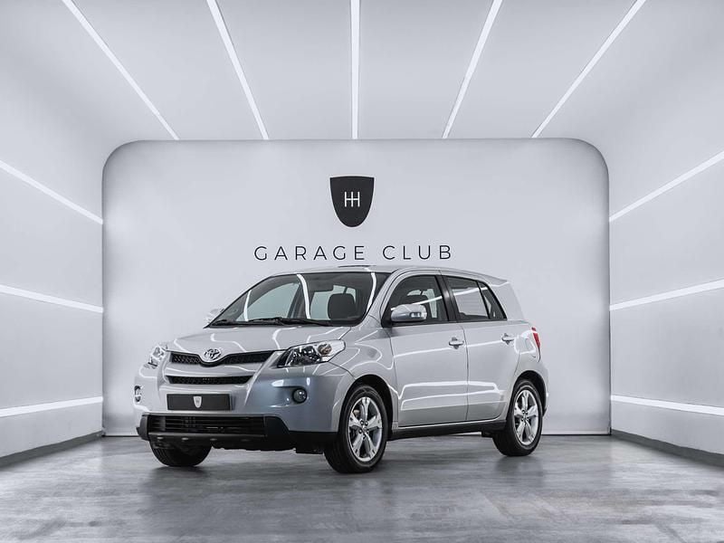 Gris / plata Usado 2010 Toyota Urban Cruiser Active SUV | 6999 € - Imagen 1/4