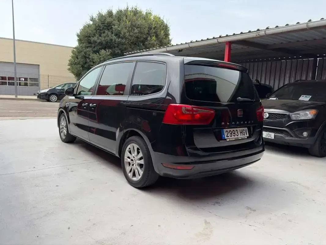 Usado Seat Alhambra Style 170 CV (125 kW) 2011 Negro Monovolumen