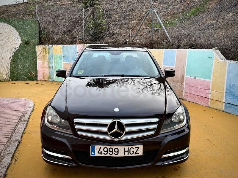 Usado Mercedes C200 Avantgarde 136 CV (100 kW) 2012 Negro Berlina