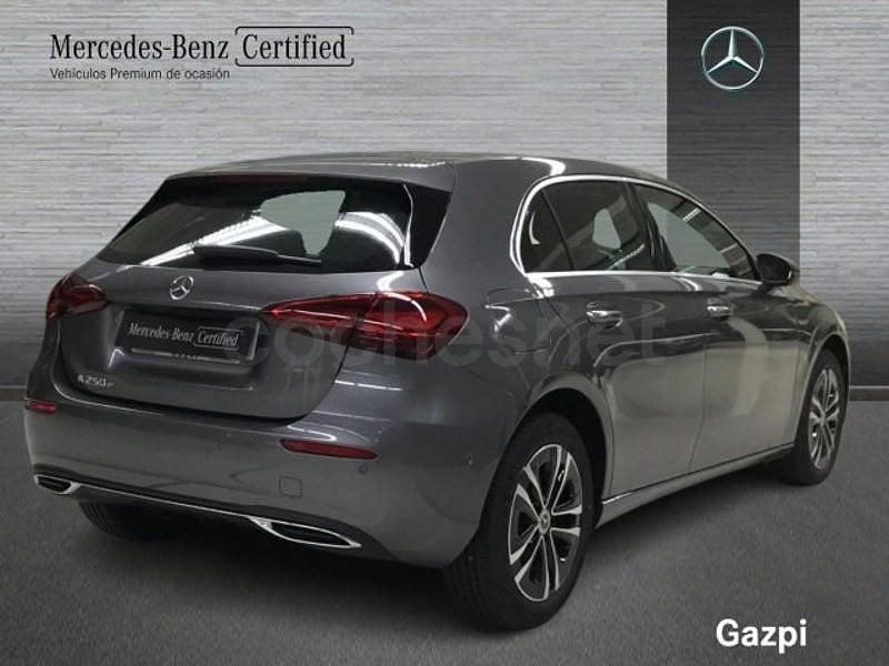 Nuevo Mercedes A250 Progressive 218 CV (160 kW) 2025 Gris / plata Berlina