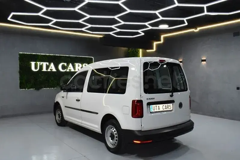 Usado VW Caddy 102 CV (75 kW) 2019 Blanco Monovolumen