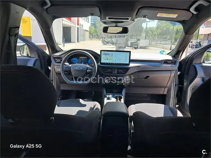Usado Ford Kuga ST-Line X 180 CV (132 kW) 2025 Gris / plata SUV