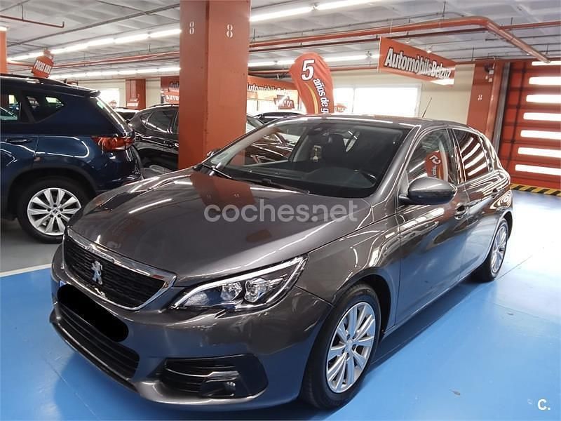 Usado Peugeot 308 Active 130 CV (95 kW) 2020 Gris / plata Berlina