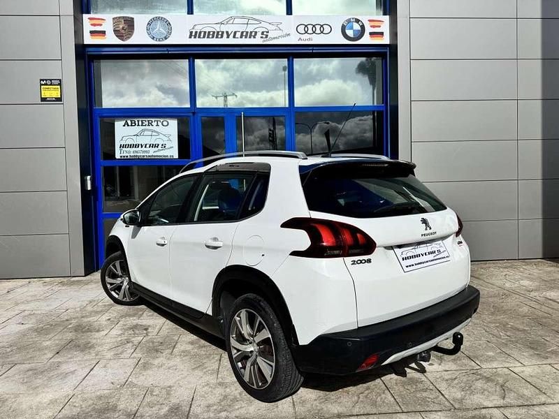 Usado Peugeot 2008 Allure 99 CV (72 kW) 2019 Blanco SUV