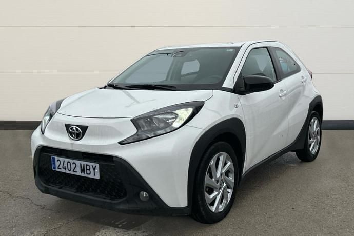 Usado Toyota Aygo Play 72 CV (52 kW) 2022 Utilitario