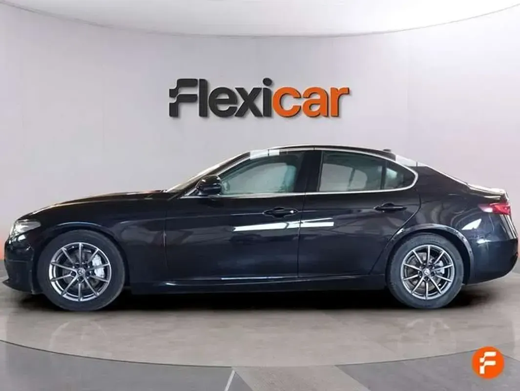 Usado Alfa Romeo Giulia Super 179 CV (131 kW) 2017 Negro Berlina