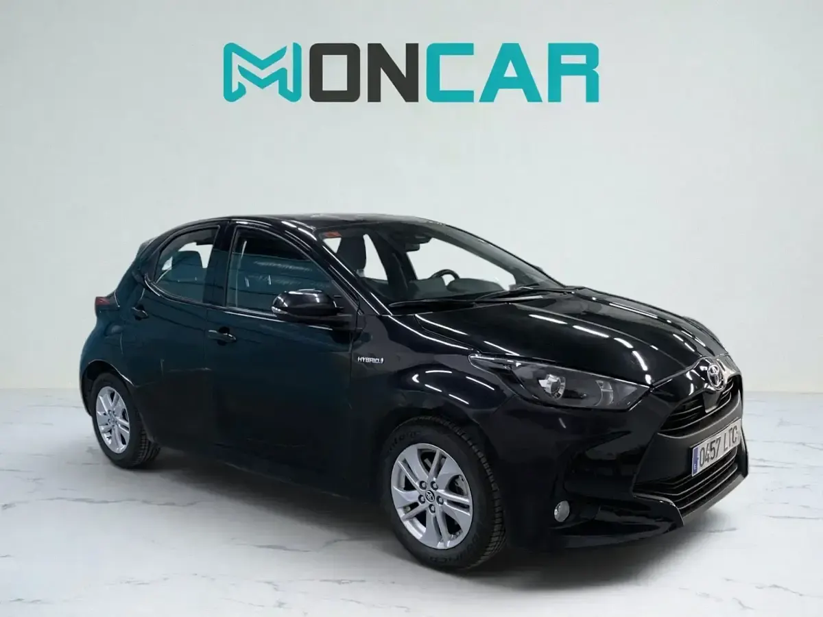 Usado Toyota Yaris Active 116 CV (85 kW) 2021 Negro Utilitario