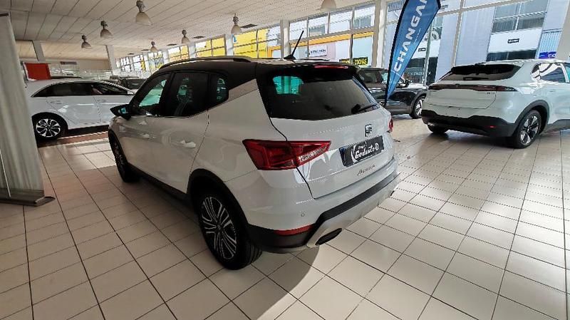 Usado Seat Arona Xperience 115 CV (84 kW) 2025 Blanco SUV