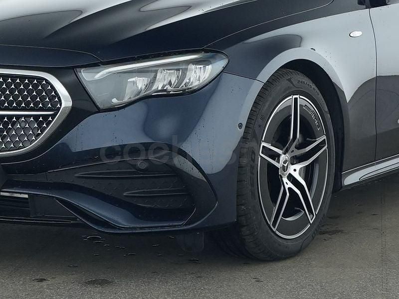 Usado Mercedes E300 313 CV (230 kW) 2025 Azul Familiar