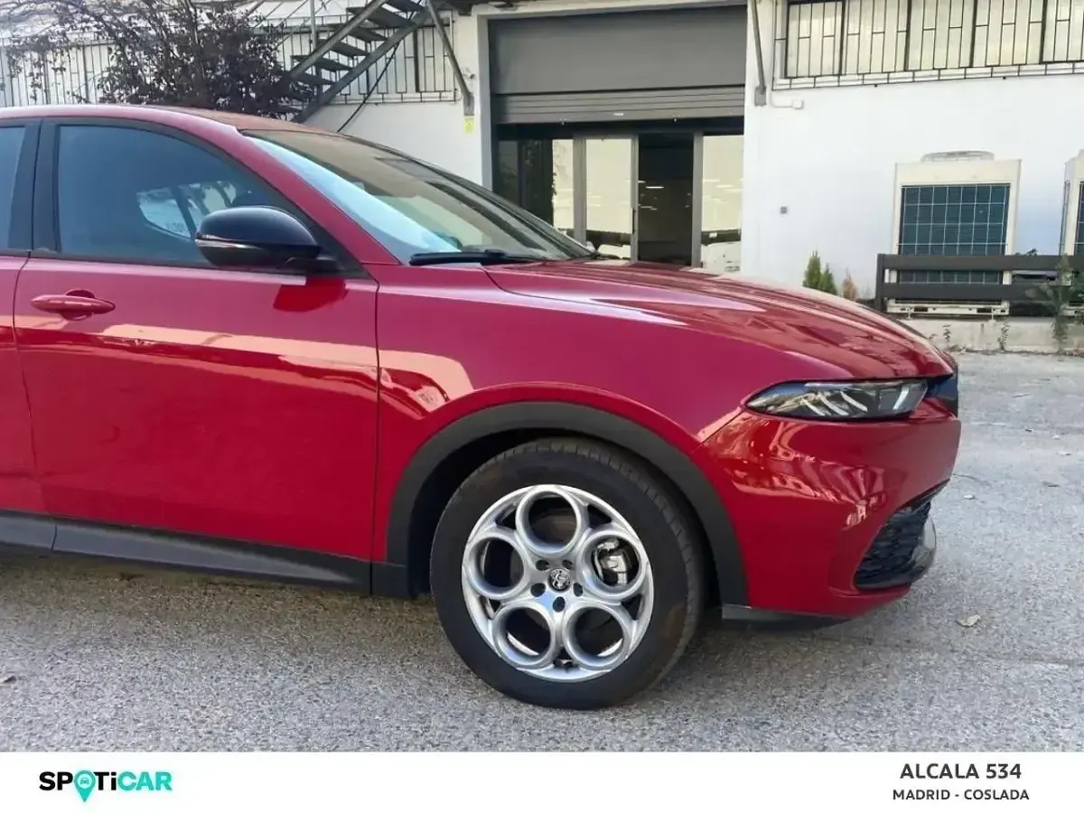 Usado Alfa Romeo Tonale Sprint 130 CV (95 kW) 2022 Rojo SUV