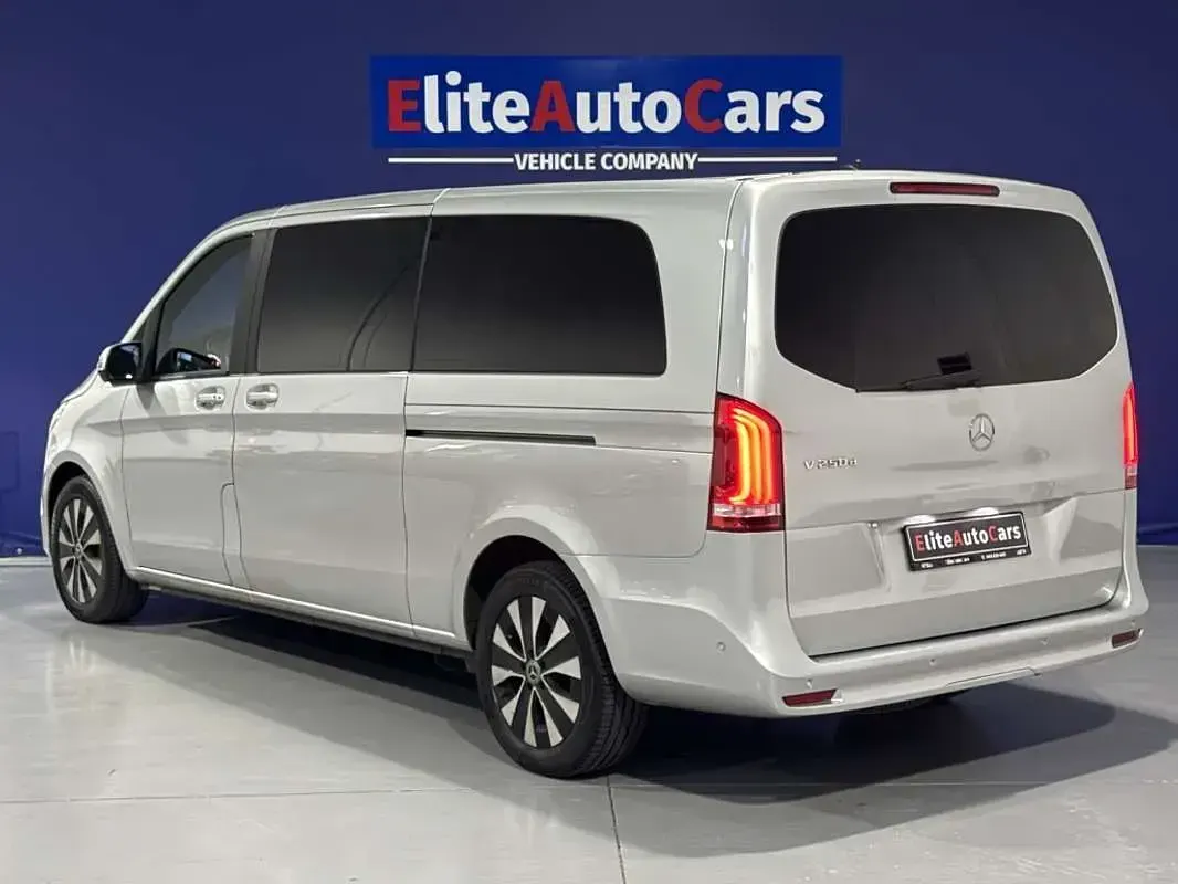 Usado Mercedes V250 190 CV (139 kW) 2023 Gris Monovolumen