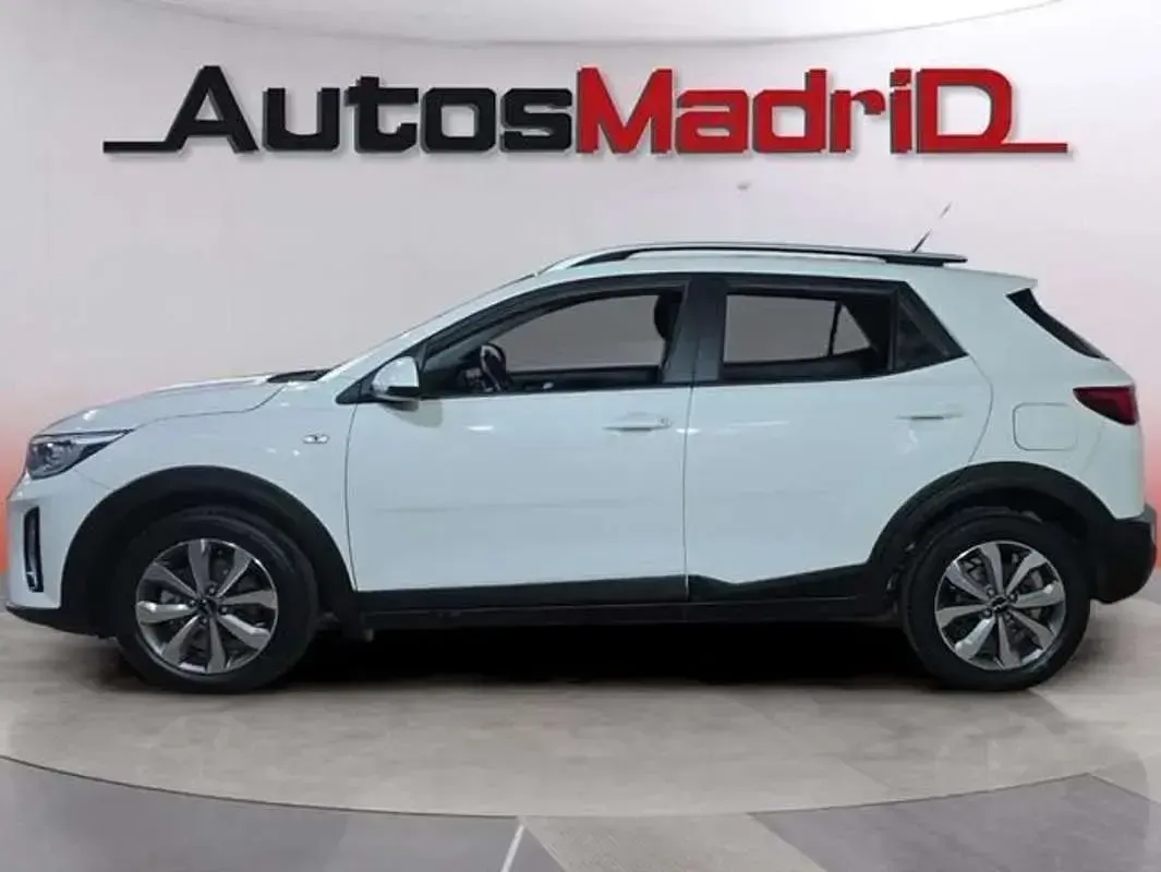 Usado Kia Stonic 84 CV (61 kW) 2023 Blanco SUV