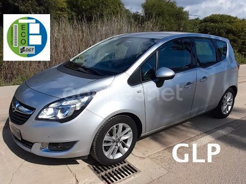 Gris / plata Usado 2016 Opel Meriva Selective Monovolumen | 9900 € (Precio justo) - Imagen 1/4