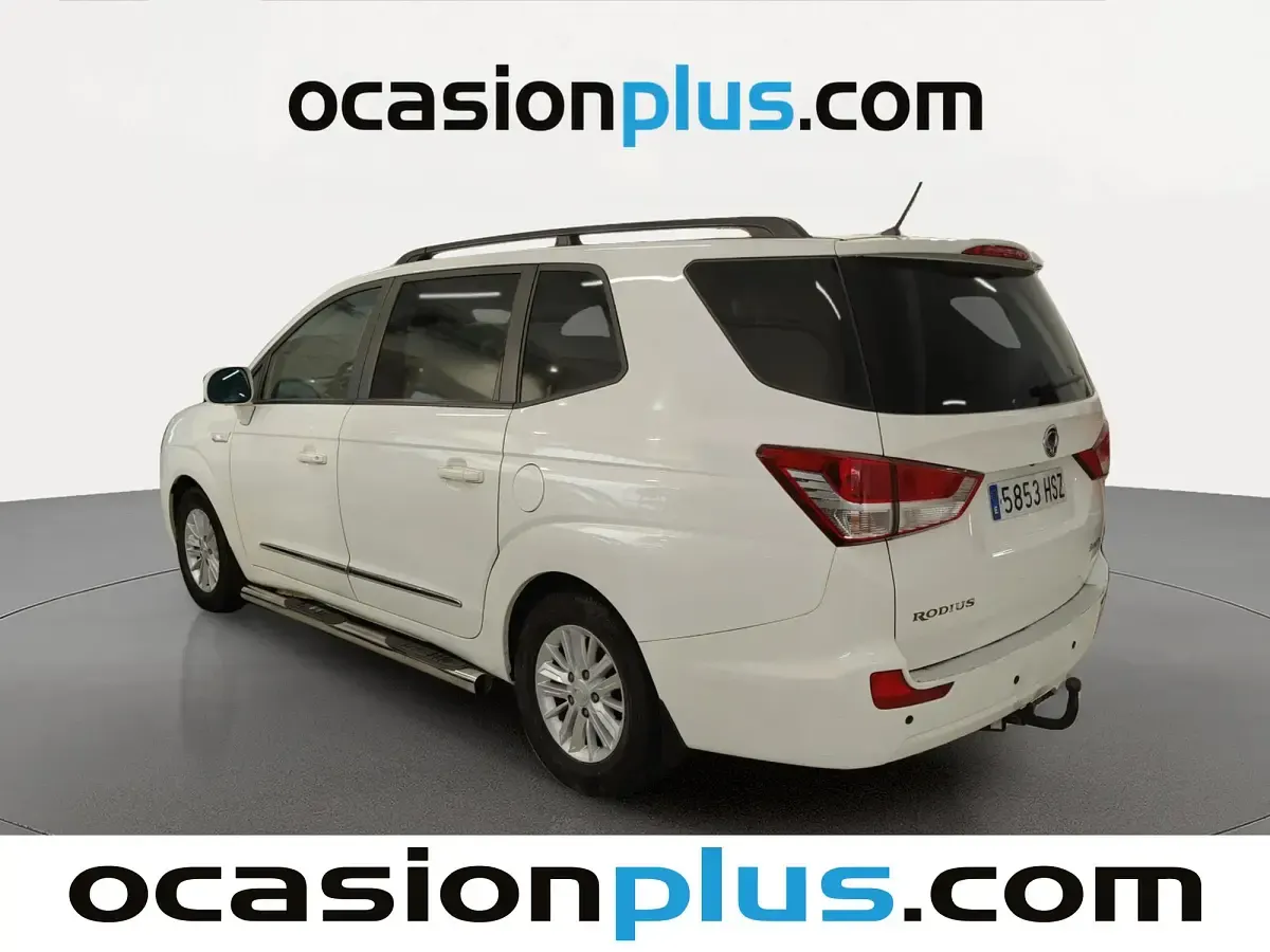 Usado SsangYong Rodius 155 CV (114 kW) 2013 Blanco Monovolumen