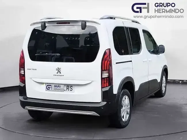 Usado Peugeot Rifter Allure 100 CV (73 kW) 2021 Blanco Monovolumen