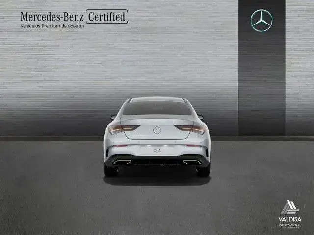 Usado Mercedes CLA220 190 CV (139 kW) 2025 Plata hightech Berlina