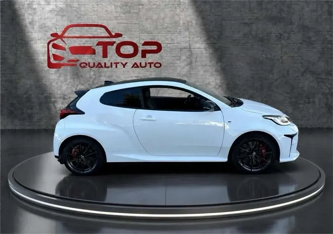 Usado Toyota Yaris 260 CV (191 kW) 2021 Blanco Utilitario