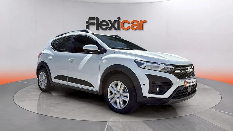 Begagnad Dacia Sandero Expression 91 HK (66 kW) 2024 Vit Halvkombi