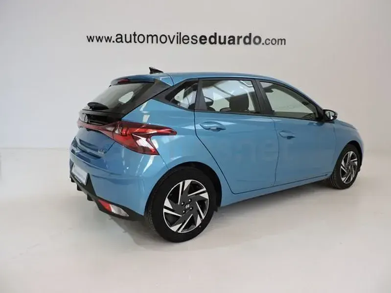 Usado Hyundai i20 84 CV (61 kW) 2022 Azul Utilitario