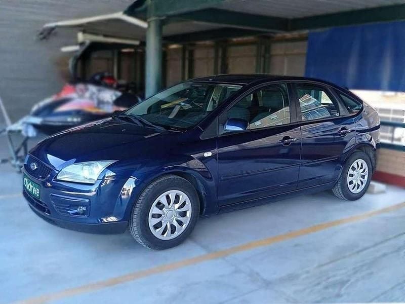 Usado Ford Focus Trend 109 CV (80 kW) 2006 Azul Berlina