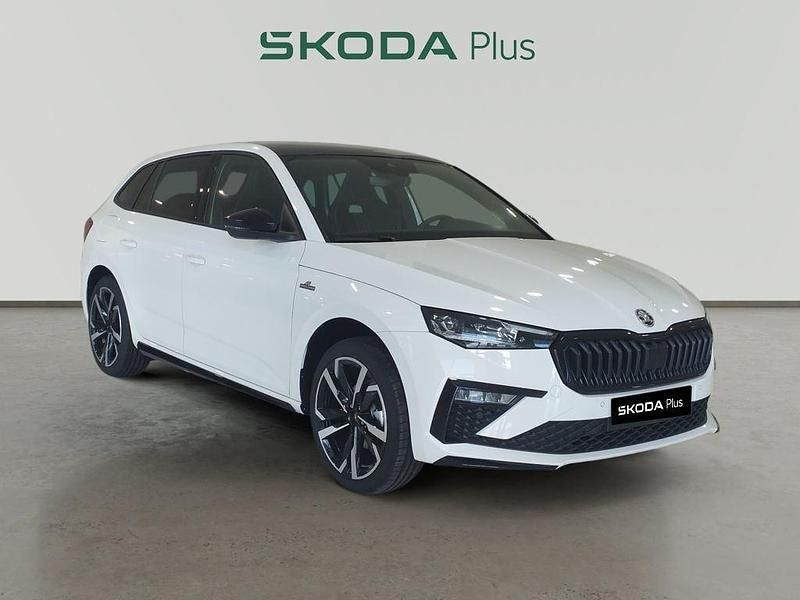 Blanco Nuevo 2025 Skoda Scala Monte Carlo Utilitario | 26.500 € (Un poco caro) - Imagen 1/4