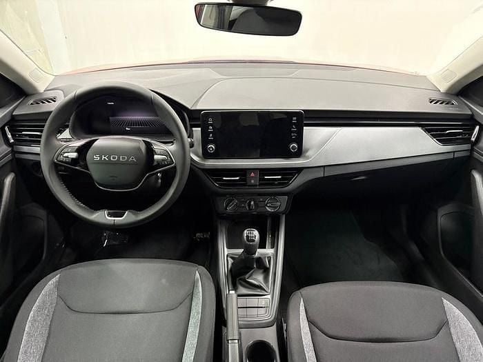 Nuevo Skoda Scala Essence 115 CV (84 kW) 2025 Rojo Utilitario