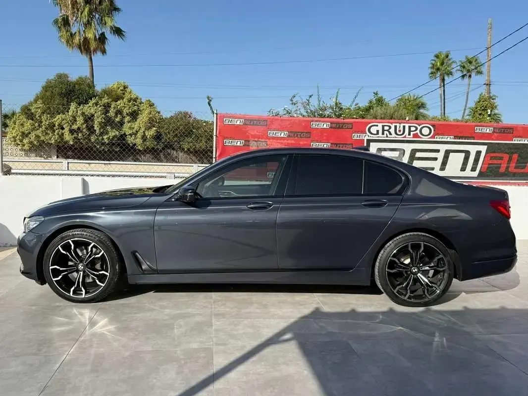 Usado BMW 730 265 CV (194 kW) 2018 Gris Berlina