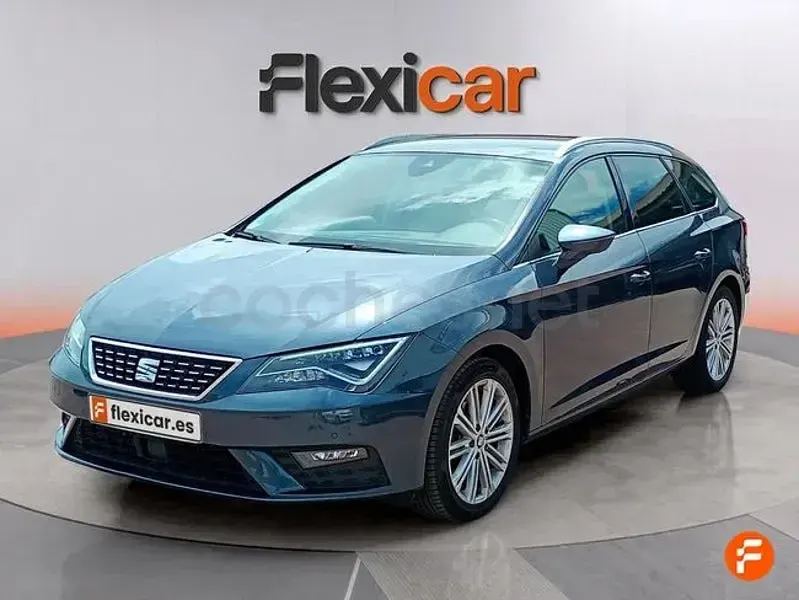 Usado Seat Leon XCELLENCE 130 CV (95 kW) 2020 Gris / plata Familiar