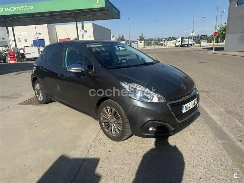Usado Peugeot 208 75 CV (55 kW) 2017 Gris / plata Utilitario