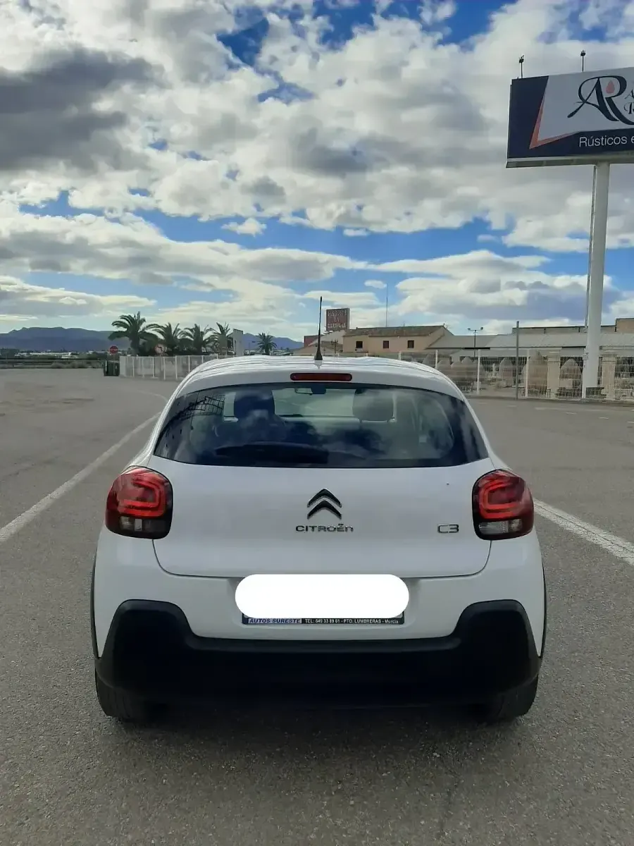 Usado Citroën C3 Feel 99 CV (72 kW) 2019 Blanco Utilitario