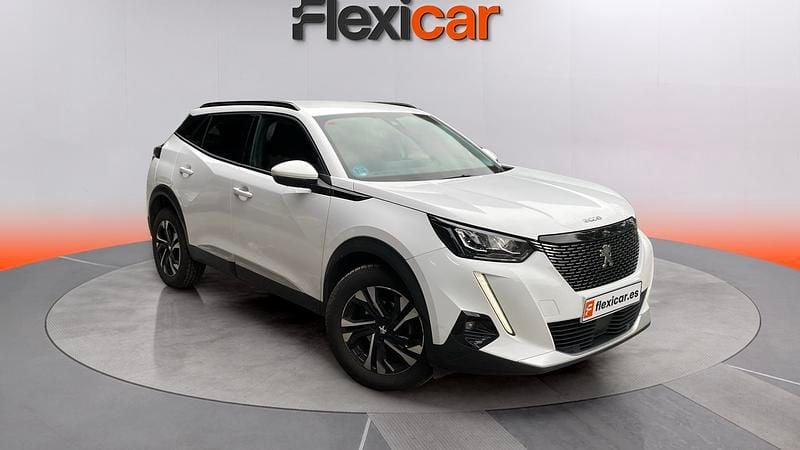 Usado Peugeot 2008 Active 110 CV (80 kW) 2021 Blanco SUV