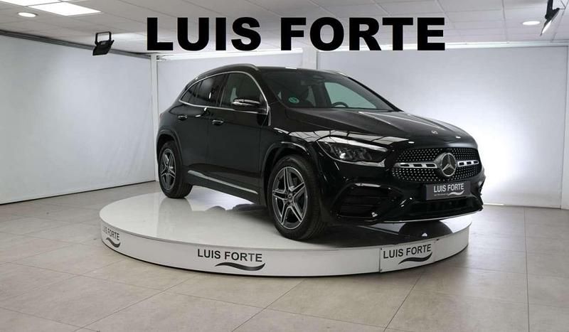 Negro Usado 2024 Mercedes GLA200 SUV | 44.600 € (Un poco caro) - Imagen 1/4