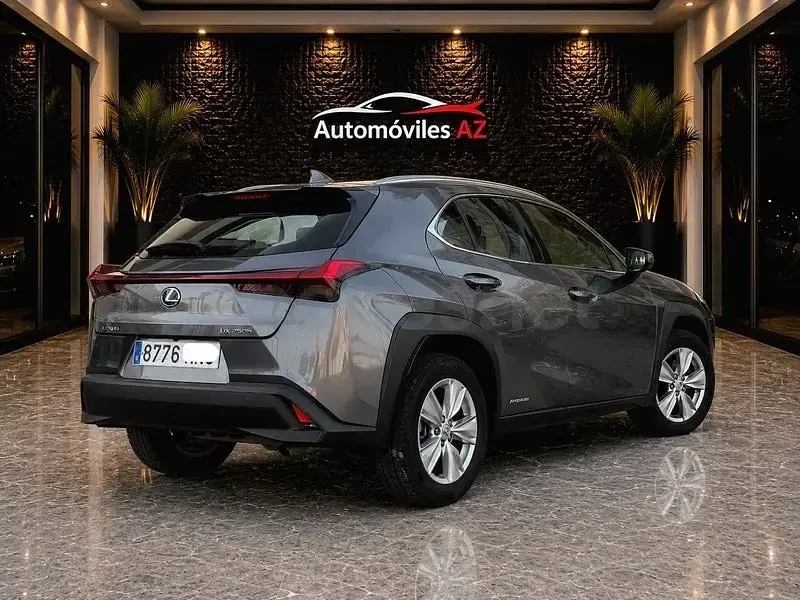 Usado Lexus UX 184 CV (135 kW) 2022 Gris / plata SUV