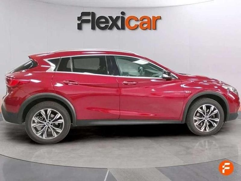 Usado Infiniti QX30 Premium 170 CV (125 kW) 2018 Rojo SUV