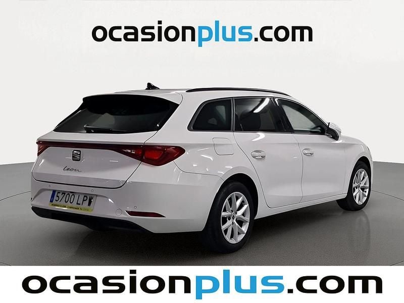 Usado Seat Leon Style 115 HP (84 kW) 2021 Branco Monovolume