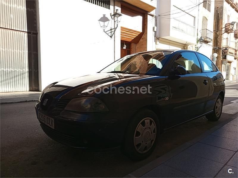 Usado Seat Ibiza 75 CV (55 kW) 2003 Negro Utilitario