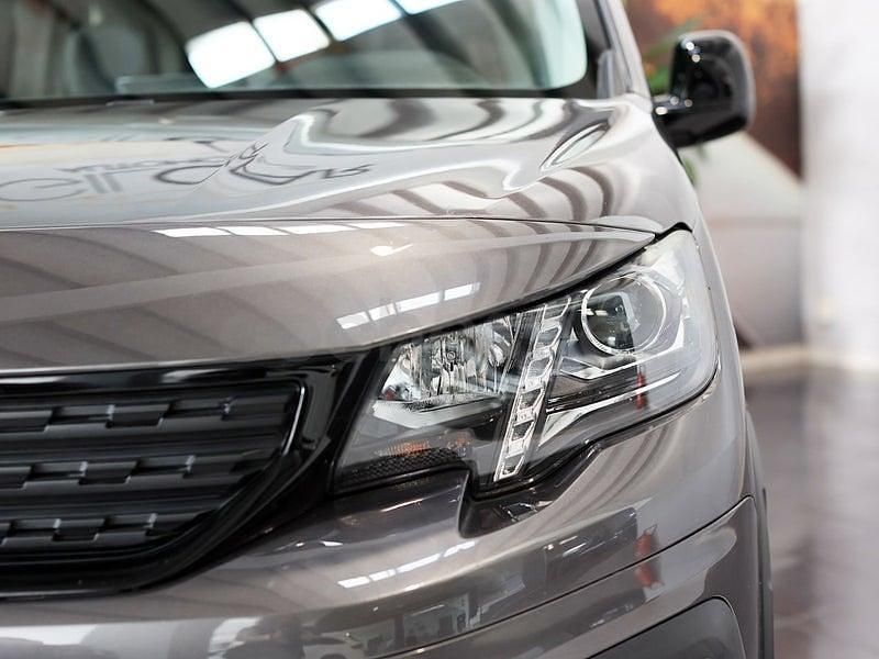 Usado Peugeot Rifter GT-line 130 CV (95 kW) 2020 Gris / plata Monovolumen