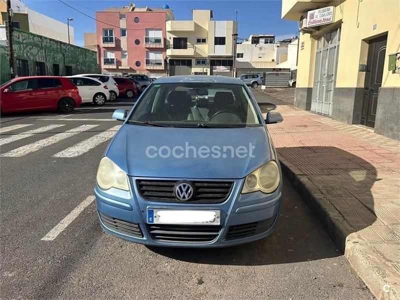Usado VW Polo Edition 70 CV (51 kW) 2006 Azul Berlina