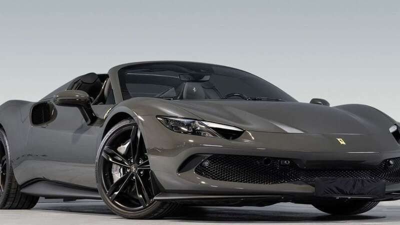 Gris Nuevo 2024 Ferrari 296 Coupe | 358.900 € - Imagen 1/4