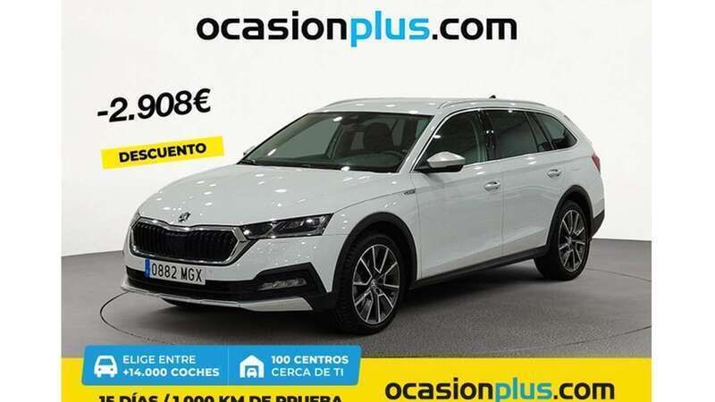 Blanco Usado 2023 Skoda Octavia Familiar | 29.082 € (Un poco caro) - Imagen 1/4