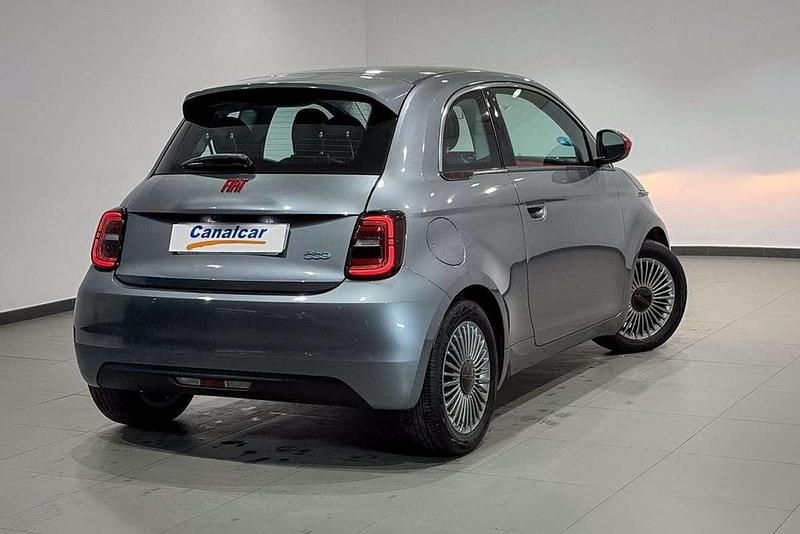 Usado Fiat 500e Red 86 kW (118 CV) 2023 Gris Utilitario