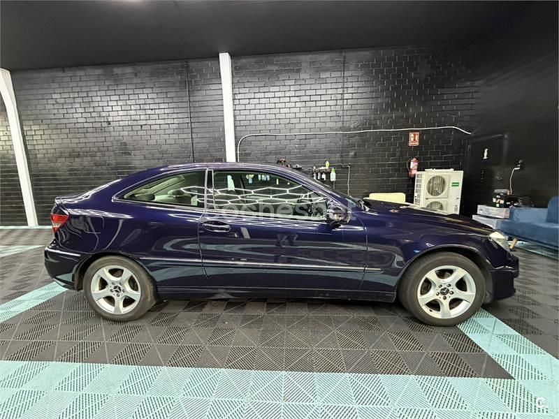 Usado Mercedes CLC180 143 CV (105 kW) 2009 Azul Utilitario