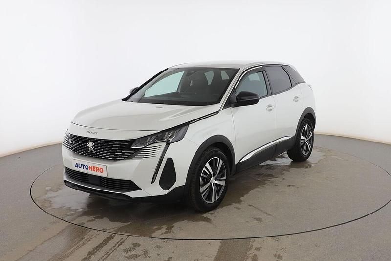 Usado Peugeot 3008 Allure 131 CV (96 kW) 2024 Blanco SUV