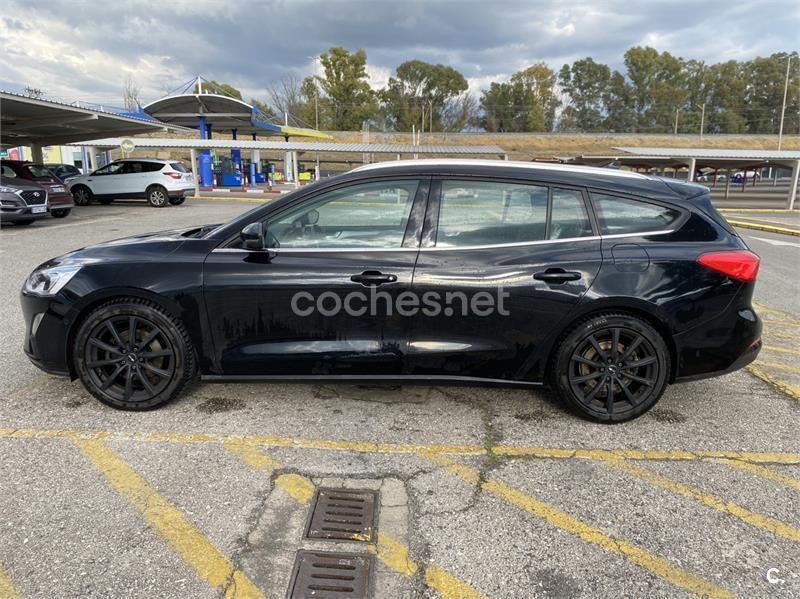 Usado Ford Focus Trend 95 CV (69 kW) 2020 Negro Berlina